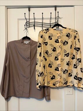 2 Vintage Blouses Anne Klein Arabella Blake Size Medium Taupe Yellow Black Print